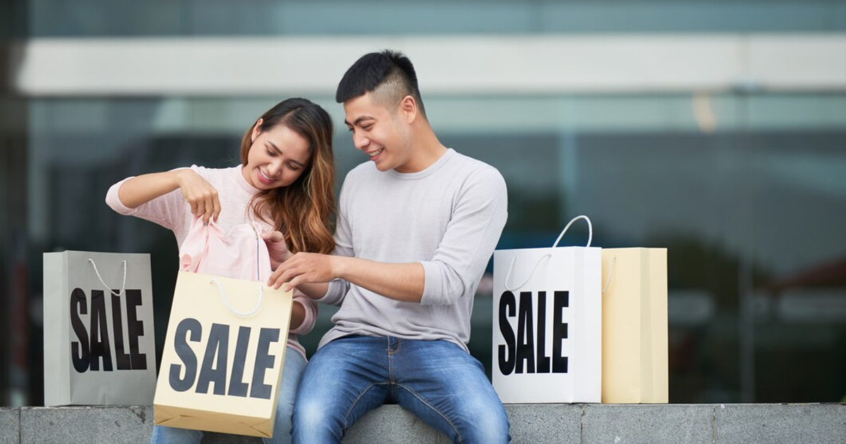 Proactive Customer Retention: Service-First Team Playbook