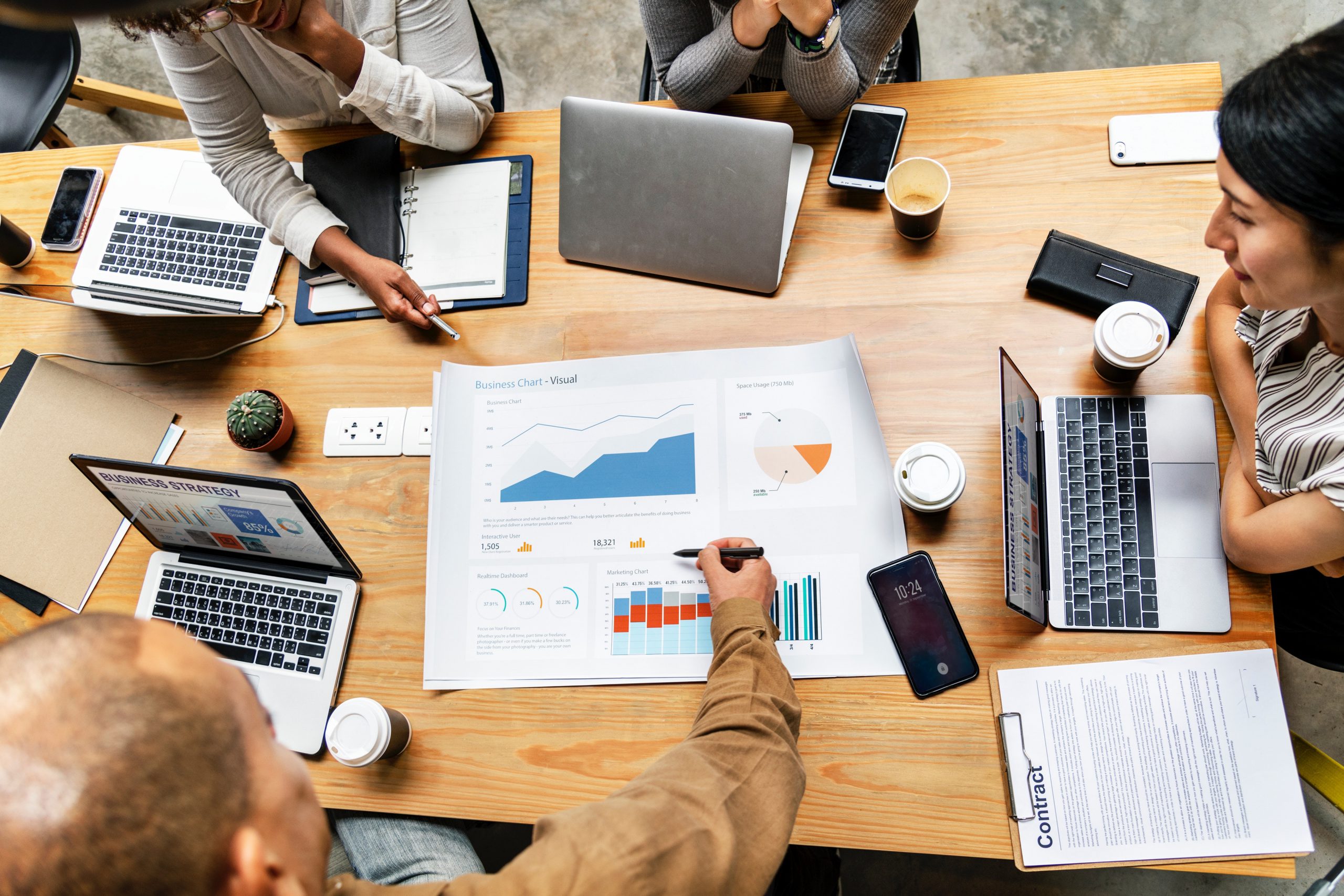 Salesforce AI Connected Customer: Cách lập cam kết minh bạch với khách