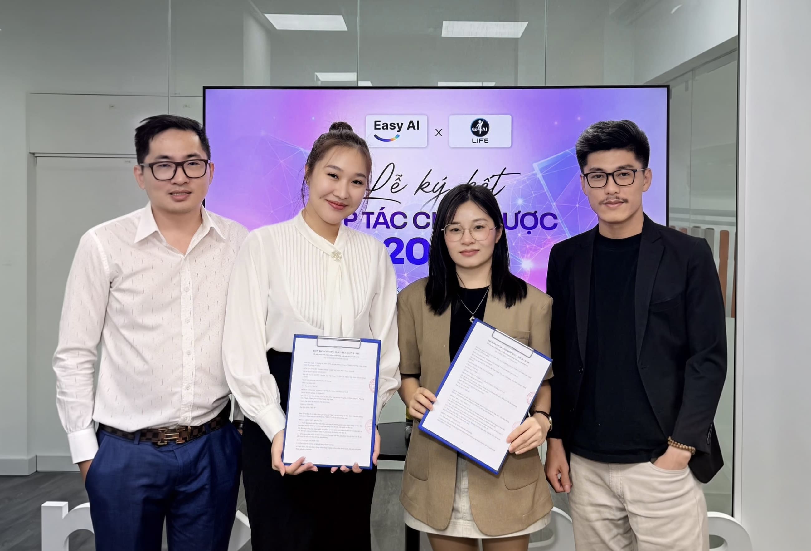 Representatives of Easy AI and GO4AI at the signing ceremony for the Memorandum of Understanding (MOU).
